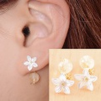 Lily☆【クロリサデザイン　オリジナルピアス】