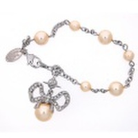 Vivienne Westwood(ヴィヴィアンウエストウッド)　ディアマンテボウ＆パールブレスレット　vw0375