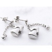 ＭＡＲＥ-28　可愛いハート形のチタン・ピアス［ミラー］ [jka0202]