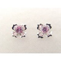 お花の形のK14WG(ホワイトゴールド)ピンクキュービックピアス [y060046]