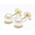 アコヤ真珠ベビーピアス（5.5〜5.0ミリ／K18）