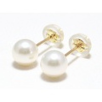 アコヤ真珠ベビーピアス（5.5〜5.0ミリ／K18）