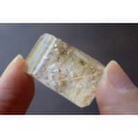 クォーツインクォーツ（貫入水晶）【19】天然石ルース・カボション（24×14mm）