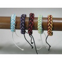 サイズフリー！編み込みレザーブレスレット