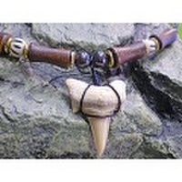 シックなボーンビーズ★サメ歯化石チョーカー【TCK-3E-002】