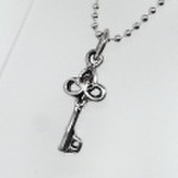 シルバー925 三つ葉キーペンダントトップ　　　　　　　　　　　 5-153