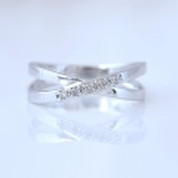 ピンキーリング　ななめダイヤモンド　ホワイトゴールド 小指指輪　y120056w