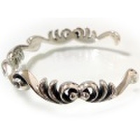 フェザーデザインシルバーバングル/b001