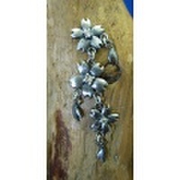 桜　ピアス　花三つタイプ　ダイヤ