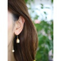 つぼみデザインフックピアス