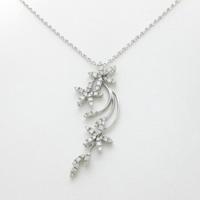 K18WG／750WG フラワー ダイヤモンドネックレス30％引き
