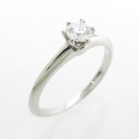 ティファニー クラッシックソリティア リング 0．18ct