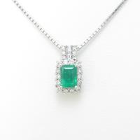 PT エメラルドネックレス