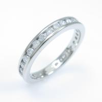 PT ハーフエタニティ ダイヤモンドリング