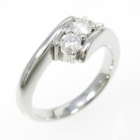 PT スリーストーン ダイヤモンドリング