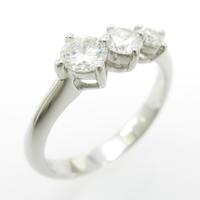 PT スリーストーン ダイヤモンドリング