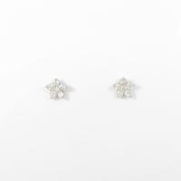 K18WG／PT フラワー ダイヤモンドピアス