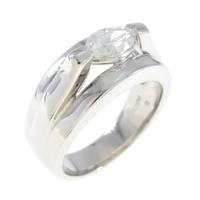 モニッケンダム ダイヤモンドリング 0．543ct・F・VS2
