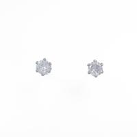 PT ソリティア ダイヤモンドピアス