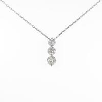 PT スリーストーン ダイヤモンドネックレス