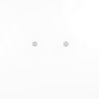 PT ソリティア ダイヤモンドピアス