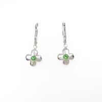 K18WG フラワー グリーンガーネットピアス
