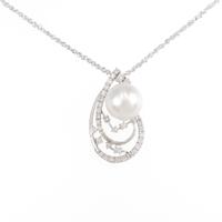 K18WG／750WG シロチョウパールネックレス