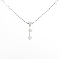 PT スリーストーン ダイヤモンドネックレス