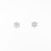 PT ソリティア ダイヤモンドピアス