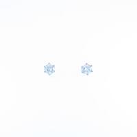 PT ソリティア ダイヤモンドピアス