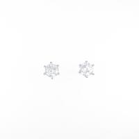 PT ソリティア ダイヤモンドピアス