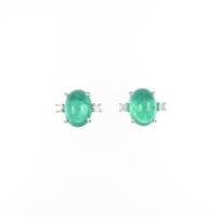 PT エメラルドピアス