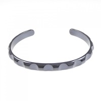 ティファニー グルーブ バングル