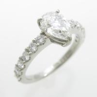 プラチナダイヤモンドリング 0．693ct・E・SI1・ペアシェイプ