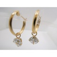 K18　キュービック ピアス 彼女 誕生日 ジュエリー アクセサリー ∞ jka740