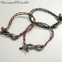 【SamuraiELO8月号雑誌掲載】【新着】Cuirsメンズブレスレットチャーム付き3カラー編みこみブレスレット　【2000円未満】