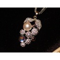 ぶどう型パールロングネックレス　　Moon Jewelry