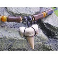 シックなボーンビーズ★サメ歯化石チョーカー【TCK-3E-003】