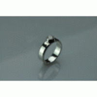 シンプルな平打ち指輪にジルコニアを乗せたリング