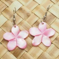 ハワイアンアクセサリー シェルピアスとイヤリング プルメリアピンク