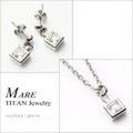 金属アレルギー対応のチタンジュエリー/チタンアクセサリー　MARE/マーレ　プラチナイオンコーティング チタンペンダント＆ピアス セット　スワロフスキー・エレメンツ・ジルコニア ペンダント＆ピアス セット［ミラー仕上げ］ ［送料区分：A］［お取り寄せ商品］
