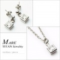 金属アレルギー対応のチタンジュエリー/チタンアクセサリー　MARE/マーレ　プラチナイオンコーティング チタンペンダント＆ピアス セット　スワロフスキー・エレメンツ・ジルコニア ペンダント＆ピアス セット［ミラー仕上げ］ ［送料区分：A］［お取り寄せ商品］