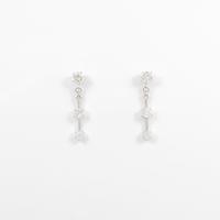 PT スリーストーン ダイヤモンドピアス