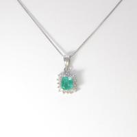 PT エメラルドネックレス