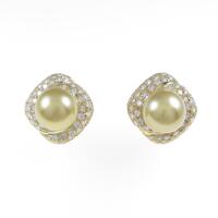 K18YG シロチョウパールイヤリング