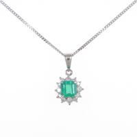 PT エメラルドネックレス