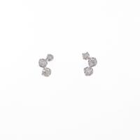 PT スリーストーン ダイヤモンドピアス