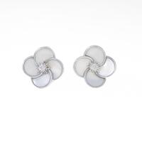 K18WG フラワー マザーオブパールピアス