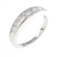 PT ハーフエタニティ ダイヤモンドリング