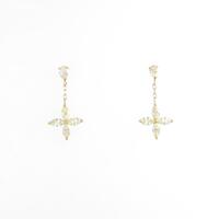 【新品】K18YG フラワー ダイヤモンドピアス